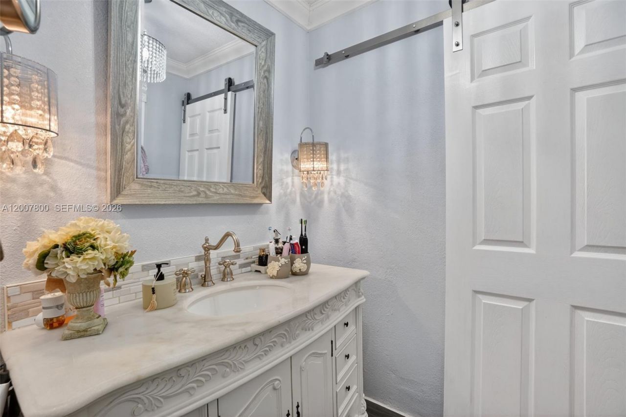 15201 SW 177th Ter, Miami, FL 33187 Photo