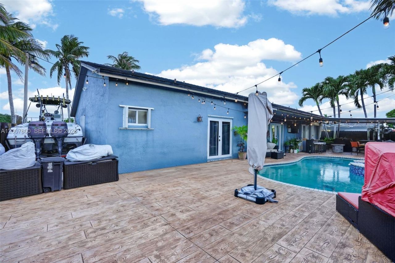 15201 SW 177th Ter, Miami, FL 33187 Photo