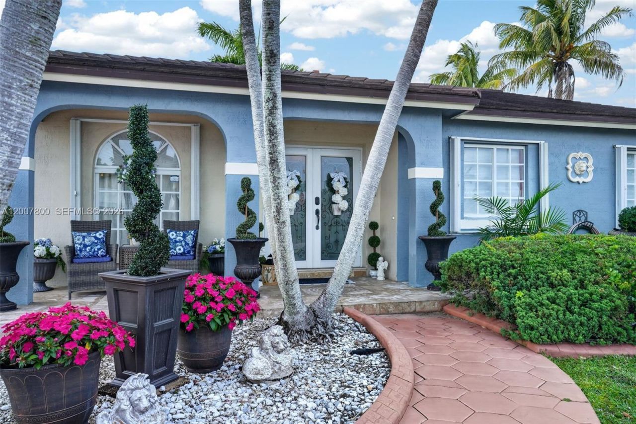 15201 SW 177th Ter, Miami, FL 33187 Photo