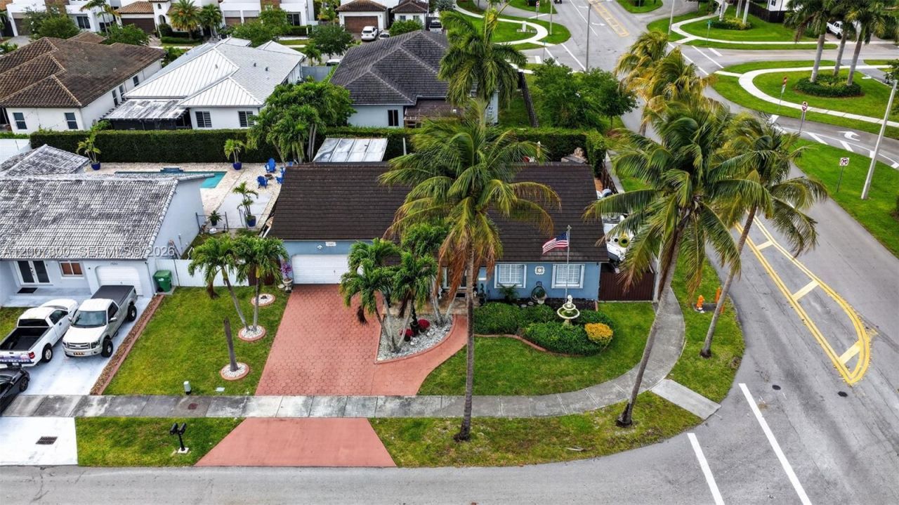 15201 SW 177th Ter, Miami, FL 33187 Photo