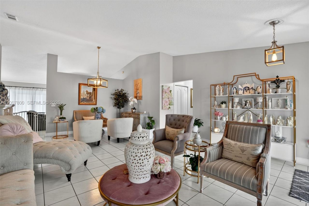 15201 SW 177th Ter, Miami, FL 33187 Photo