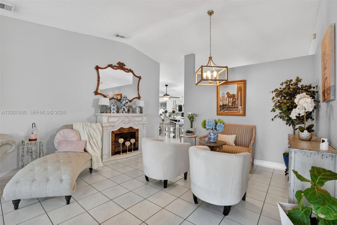 15201 SW 177th Ter, Miami, FL 33187 Photo