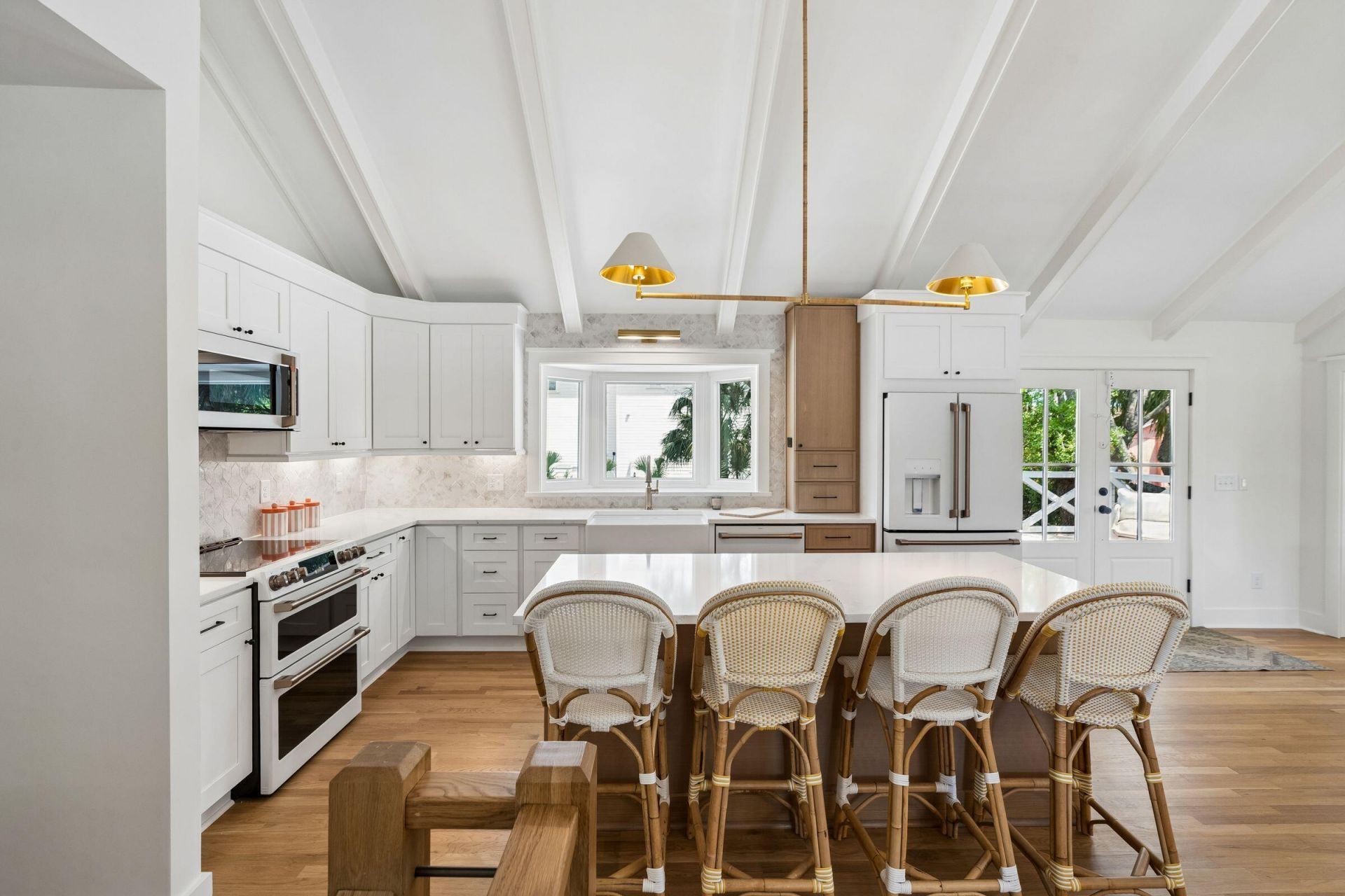 8 46th Avenue Photo 10