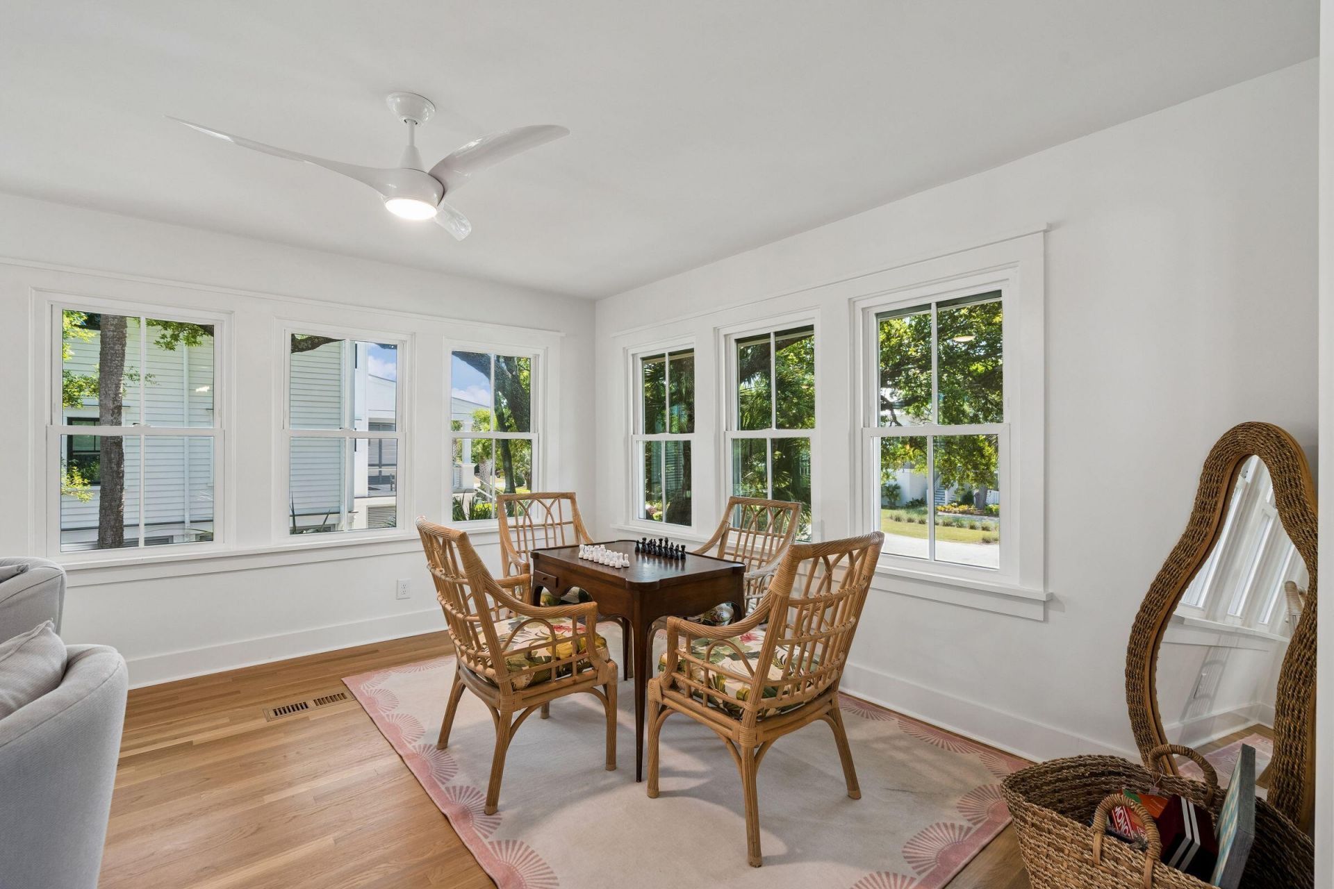 8 46th Avenue Photo 21