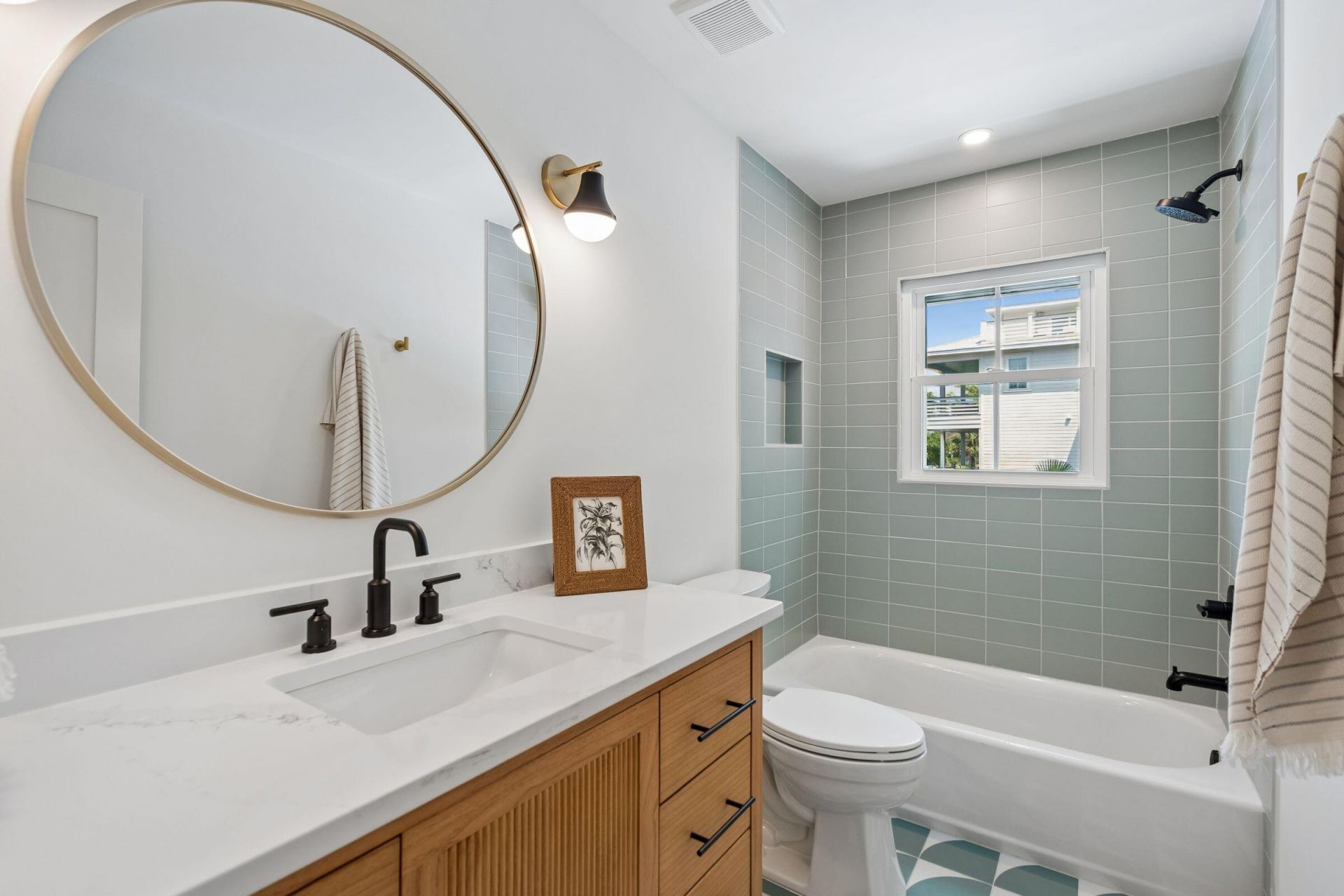 8 46th Avenue Photo 34