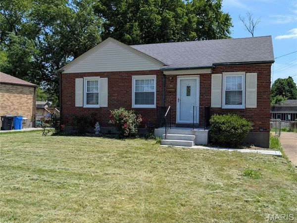 20 Derhake Road, St Louis, MO 63031