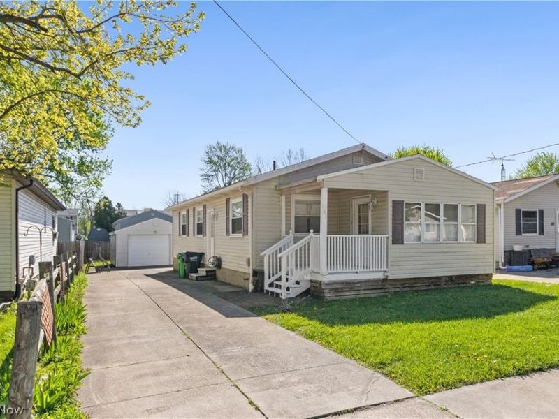 331 Elmwood Avenue, Barberton, OH 44203 Photo 2