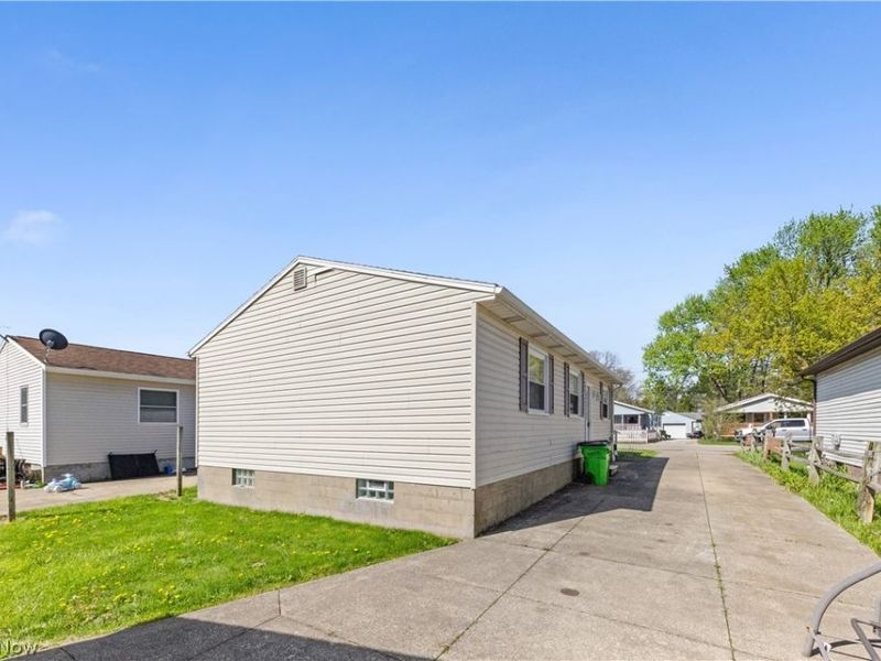 331 Elmwood Avenue, Barberton, OH 44203 Photo 5