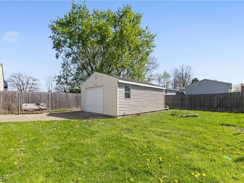 331 Elmwood Avenue, Barberton, OH 44203 Photo 8