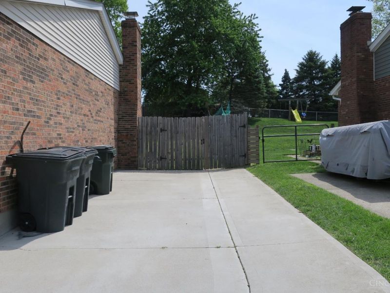 3288 Milverton Court, Green Township, OH 45248 Photo 5