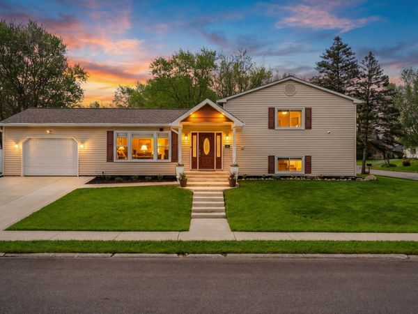 615 Chestnut Boulevard, Chesterton, IN 46304