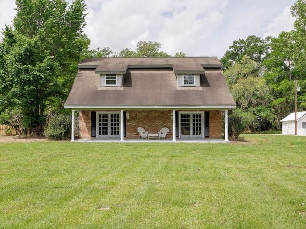 10101 La Hwy 22, St Amant, LA 70774