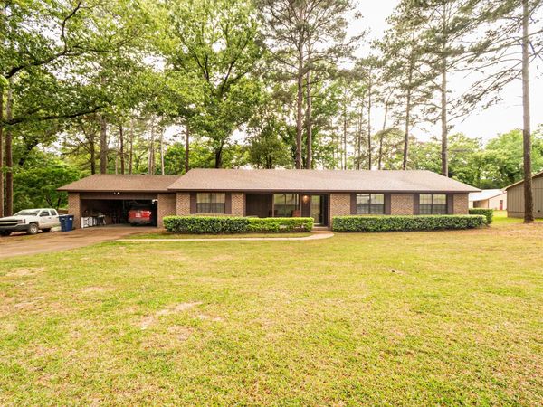 322 Evans Dr, El Dorado, AR 71730