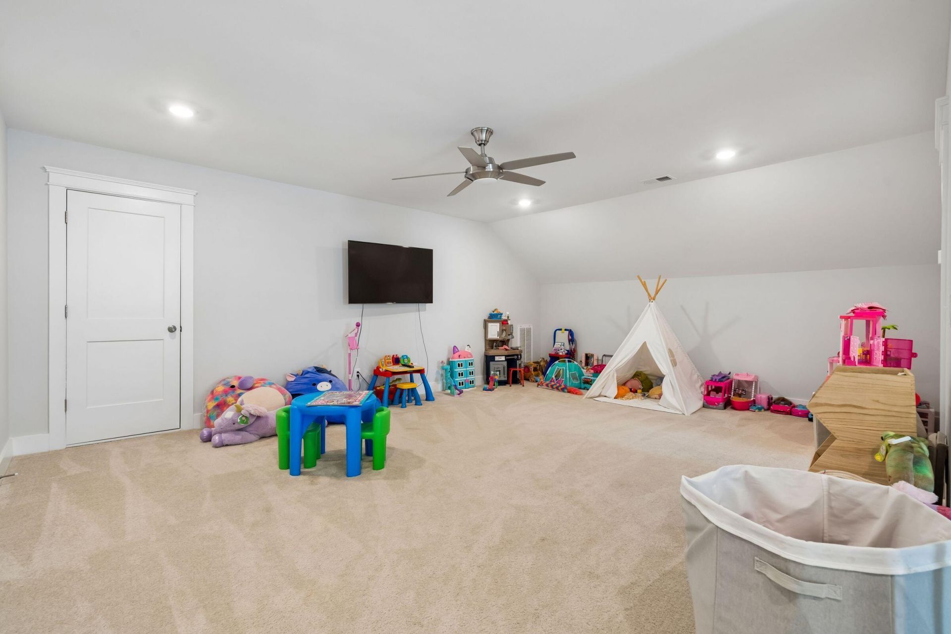 169 Huguenot Trail Photo 45