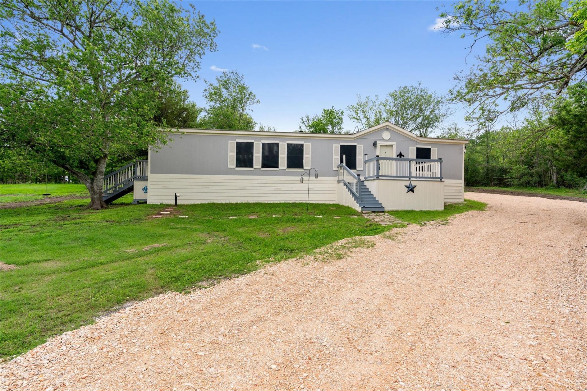 22515 Deidra Dr, Elgin, TX 78621 Main Photo