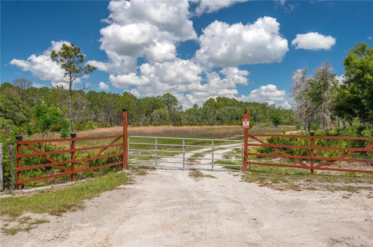 991 Bay Court , Frostproof, FL 33843 Photo