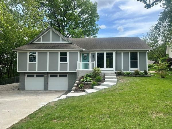 11921 W 99th Street, Lenexa, KS 66215