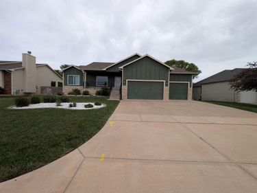 714 S Spring Hollow Dr, Wichita, KS 67230