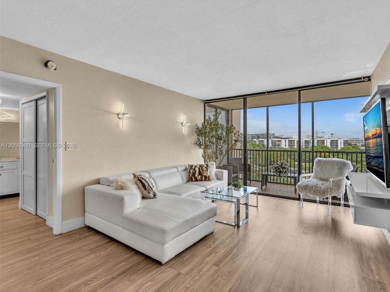 20301 W Country Club Dr, Unit 622, Aventura, FL 33180 Photo