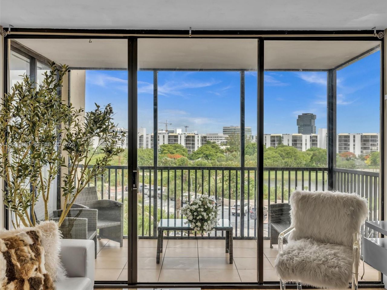 20301 W Country Club Dr, Unit 622, Aventura, FL 33180 Photo