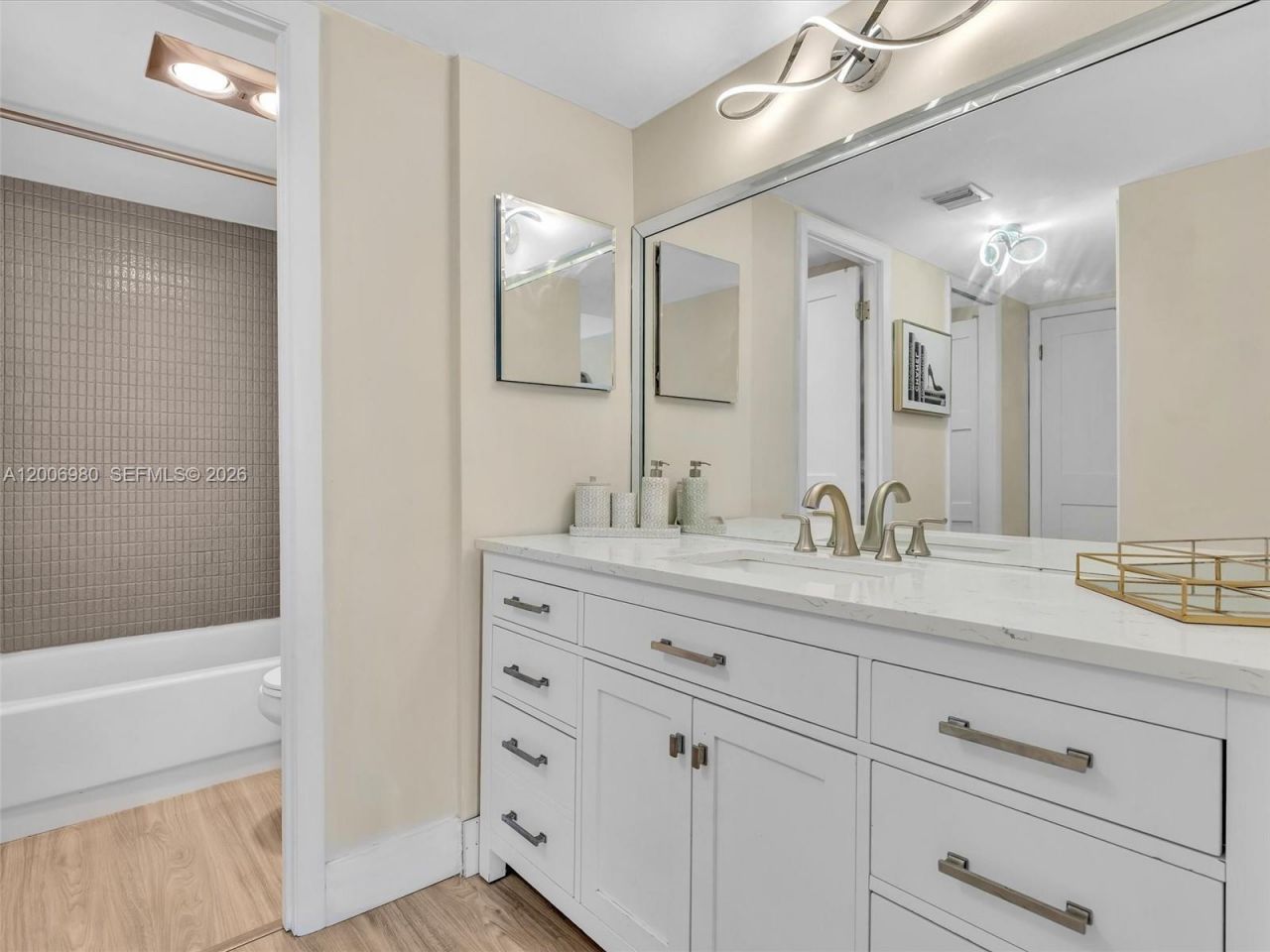20301 W Country Club Dr, Unit 622, Aventura, FL 33180 Photo