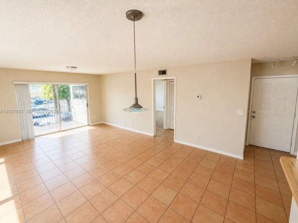 11251 SW 13th St, Unit 201, Pembroke Pines, FL 33025