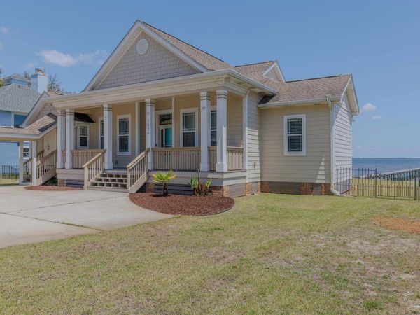 1636 Moonraker Dr, Milton, FL 32583