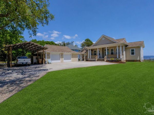 1636 Moonraker Dr, Milton, FL 32583