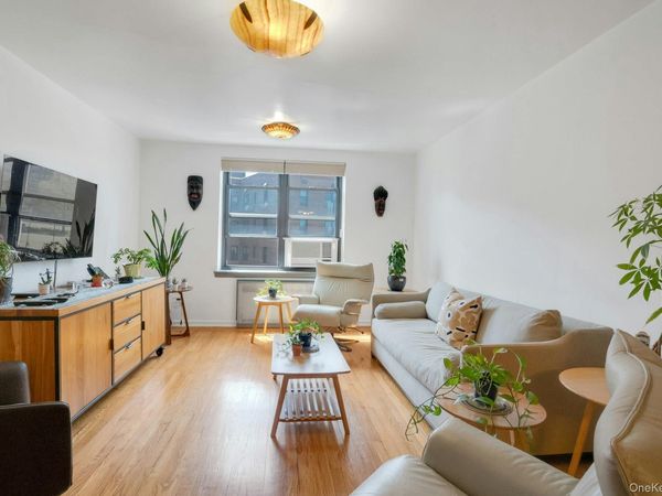 445 W 240 Street , Unit 6A, Bronx, NY 10463