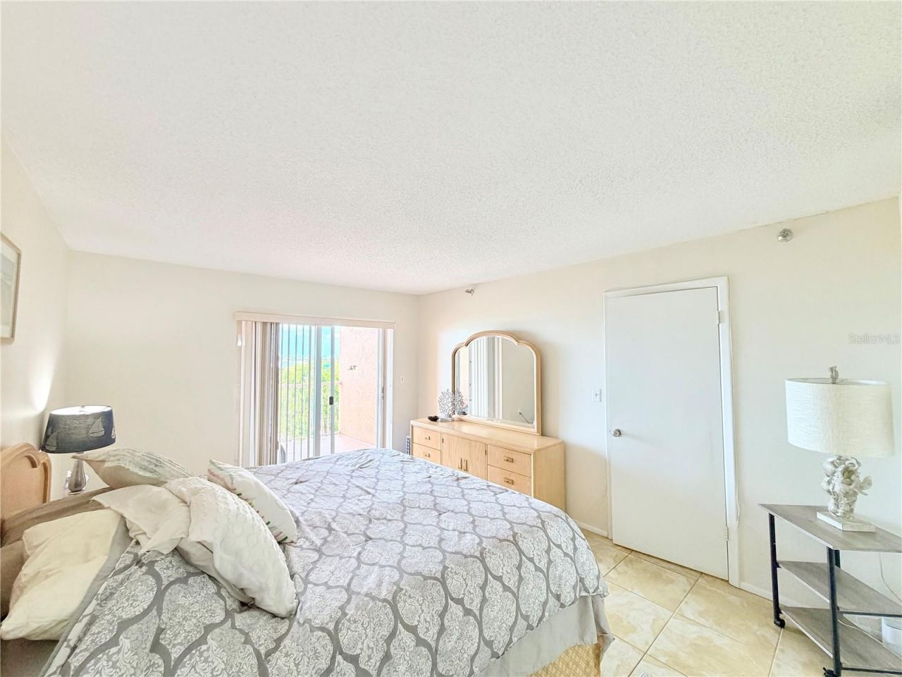 7430 Sunshine Skyway Lane S, Unit 501, Saint Petersburg, FL 33711 Photo