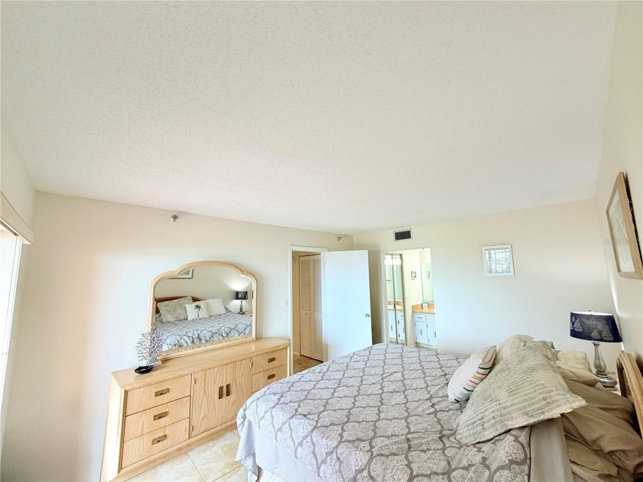 7430 Sunshine Skyway Lane S, Unit 501, Saint Petersburg, FL 33711 Photo