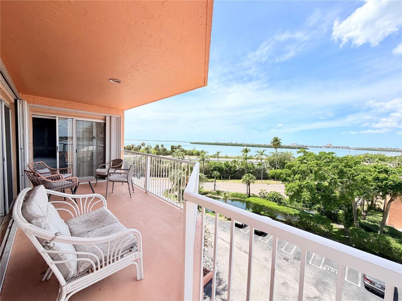 7430 Sunshine Skyway Lane S, Unit 501, Saint Petersburg, FL 33711 Photo