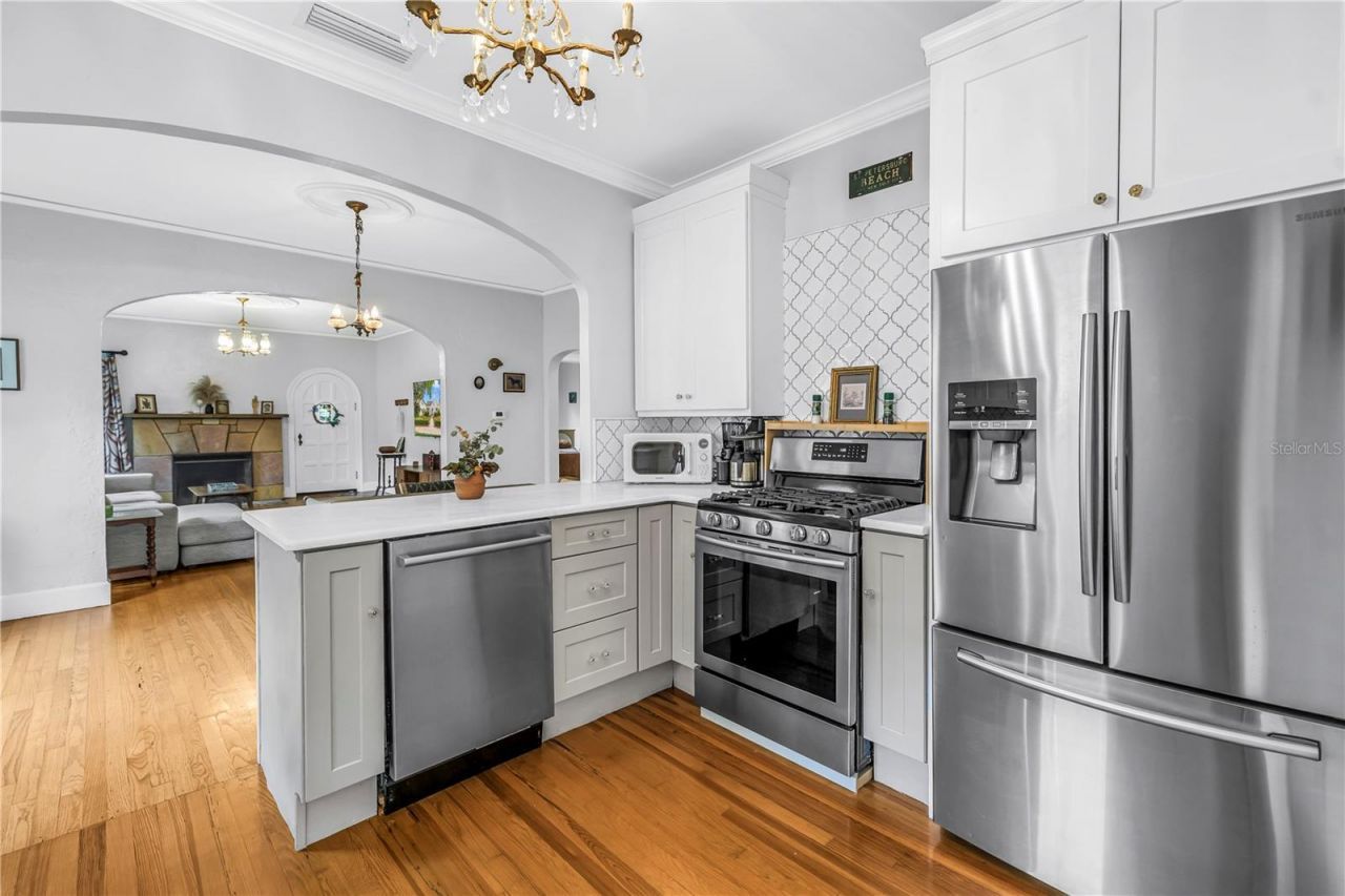 316 18th Avenue Ne, Saint Petersburg, FL 33704 Photo