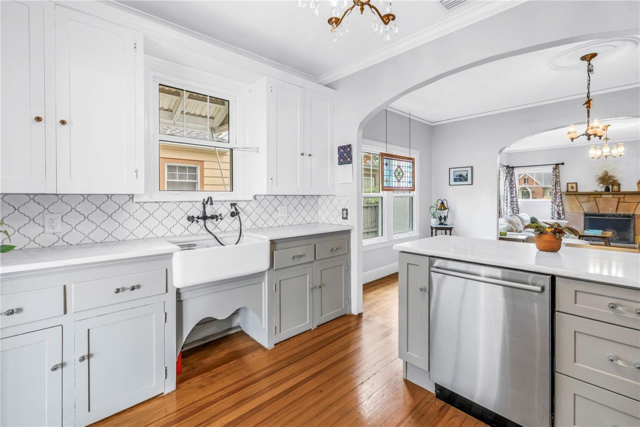 316 18th Avenue Ne, Saint Petersburg, FL 33704 Photo