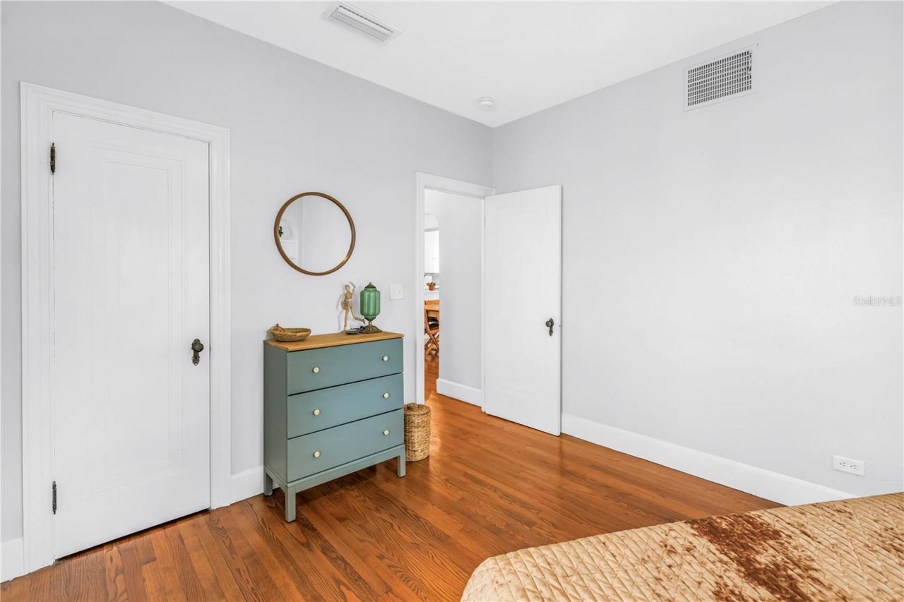 316 18th Avenue Ne, Saint Petersburg, FL 33704 Photo