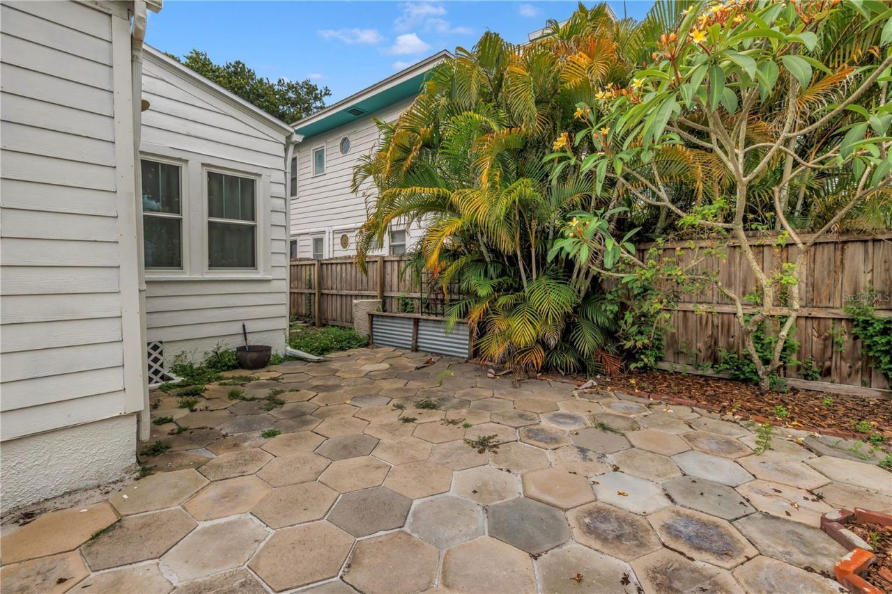 316 18th Avenue Ne, Saint Petersburg, FL 33704 Photo