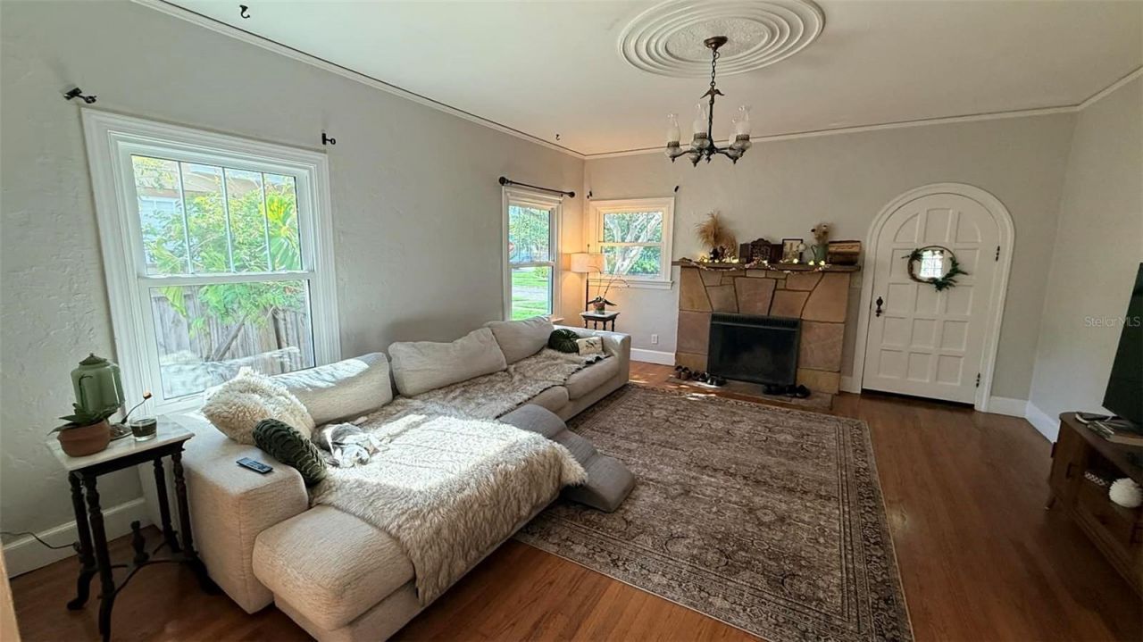 316 18th Avenue Ne, Saint Petersburg, FL 33704 Photo