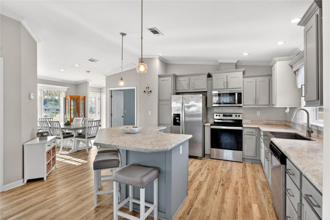 31609 Terrace Drive , Tavares, FL 32778 Photo