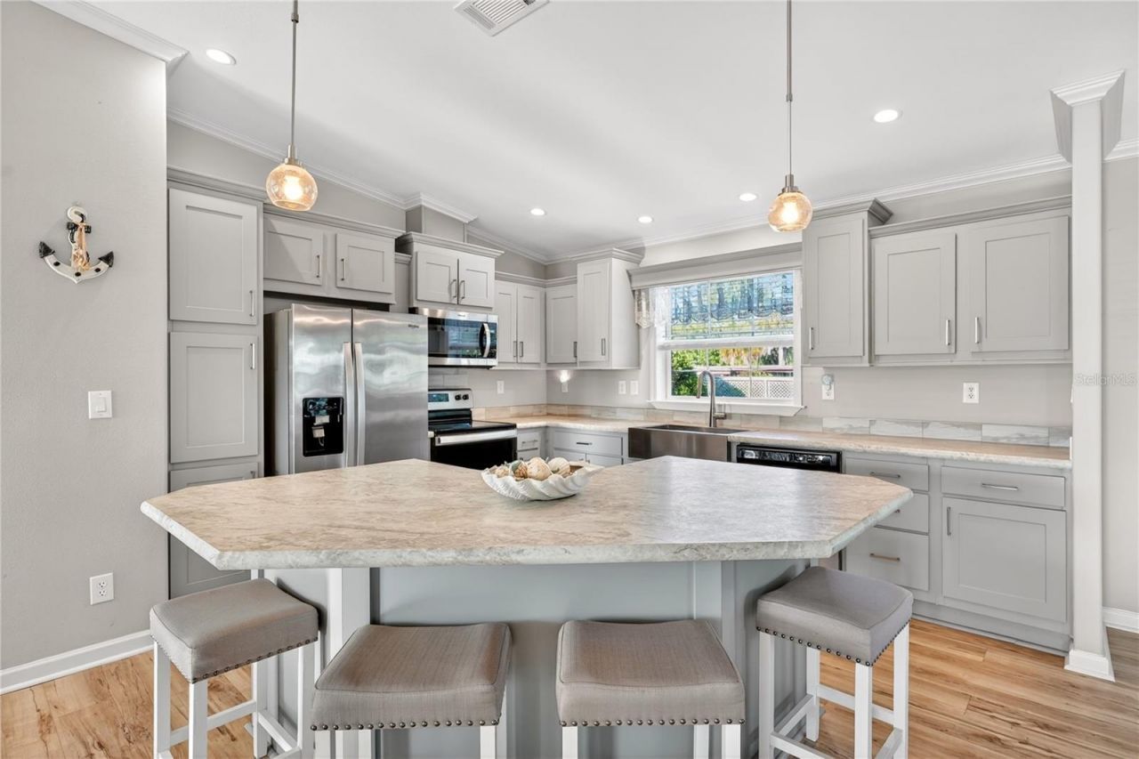 31609 Terrace Drive , Tavares, FL 32778 Photo