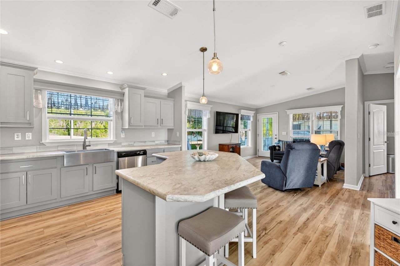 31609 Terrace Drive , Tavares, FL 32778 Photo