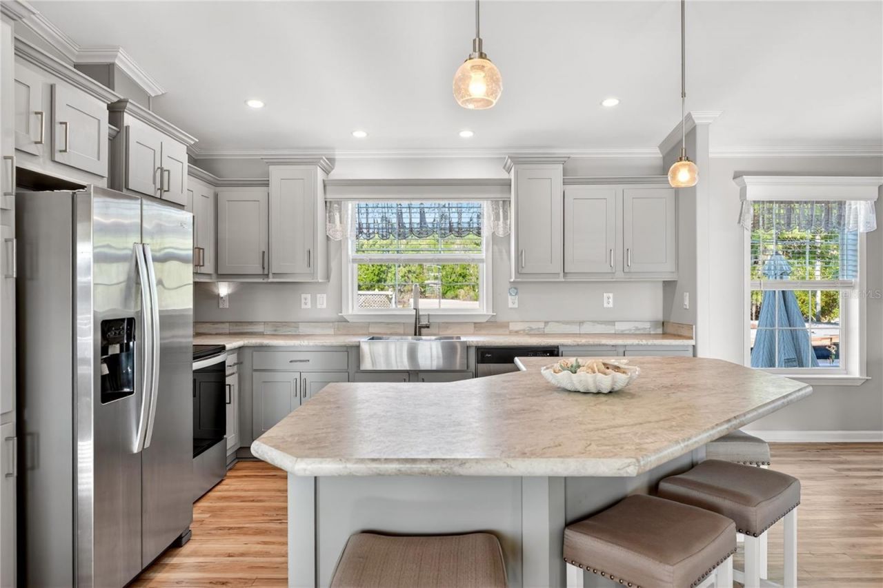 31609 Terrace Drive , Tavares, FL 32778 Photo