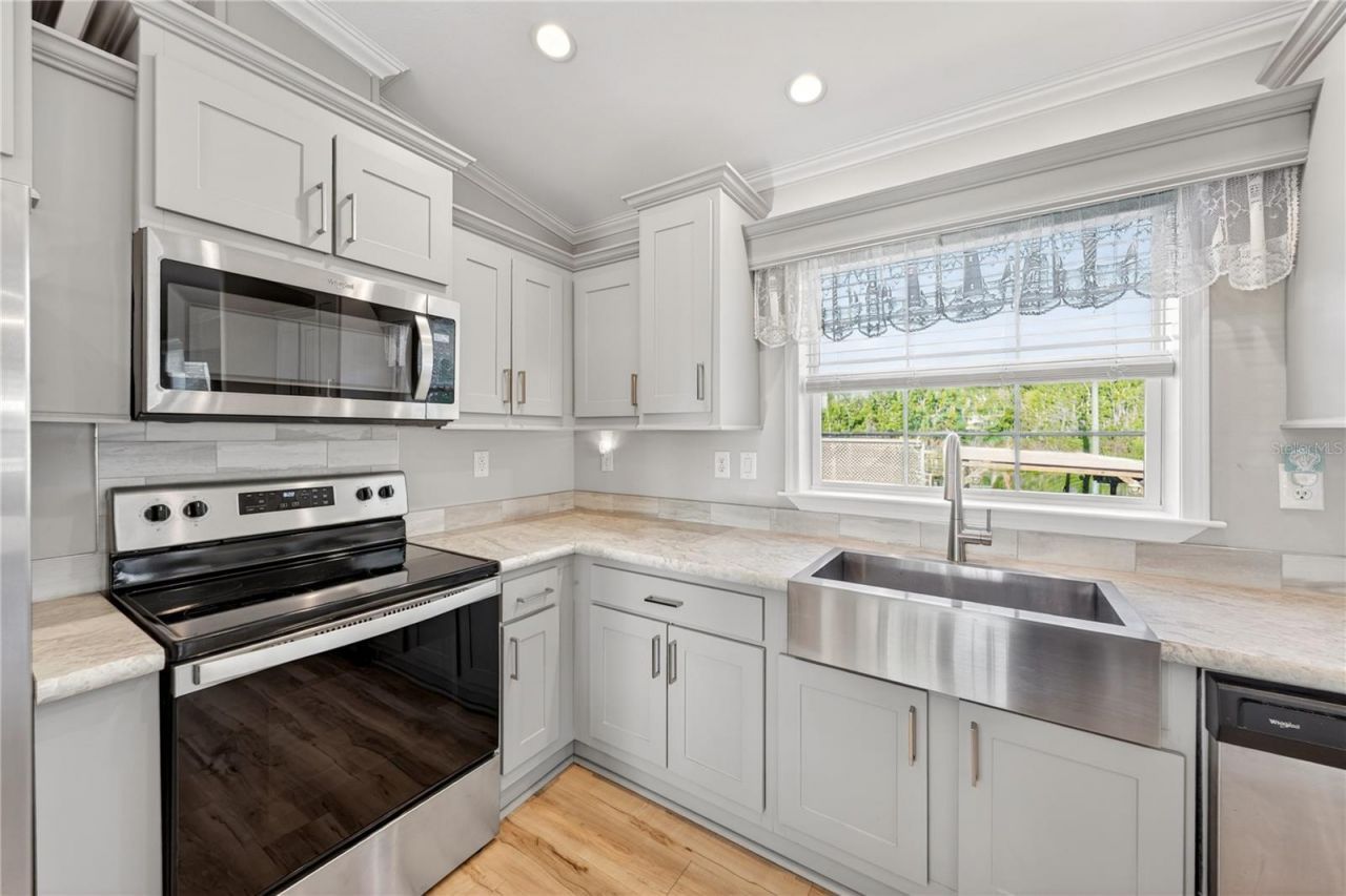 31609 Terrace Drive , Tavares, FL 32778 Photo