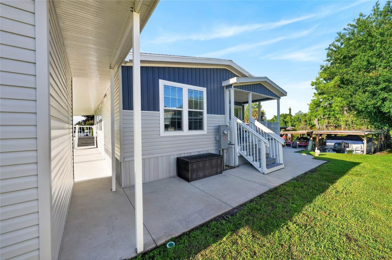 31609 Terrace Drive , Tavares, FL 32778 Photo