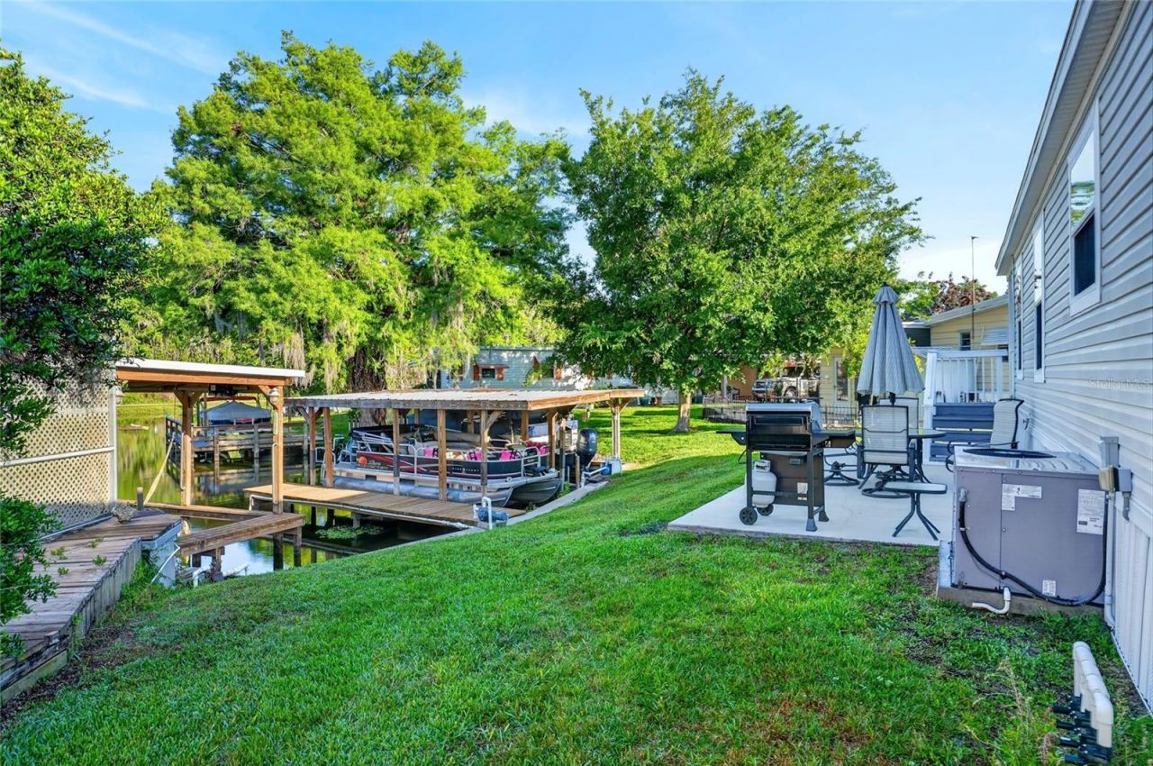 31609 Terrace Drive , Tavares, FL 32778 Photo