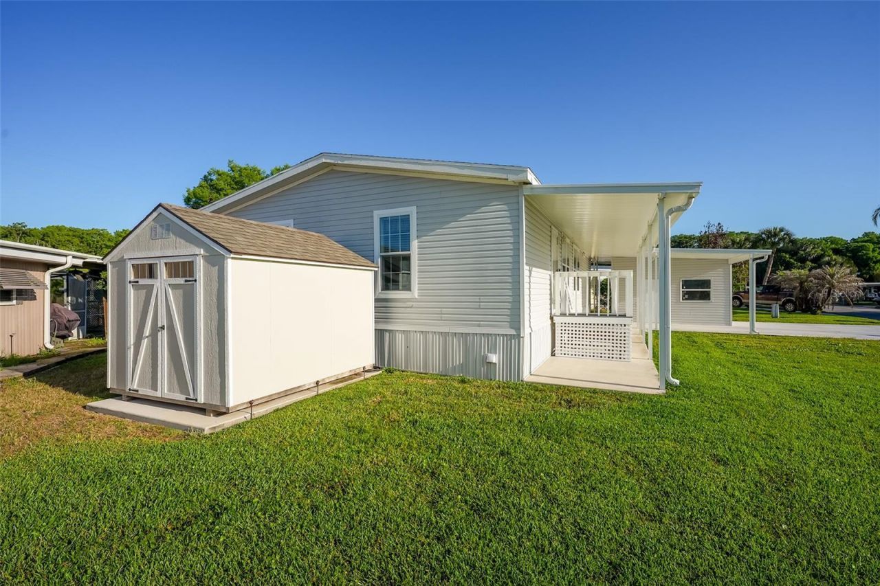 31609 Terrace Drive , Tavares, FL 32778 Photo