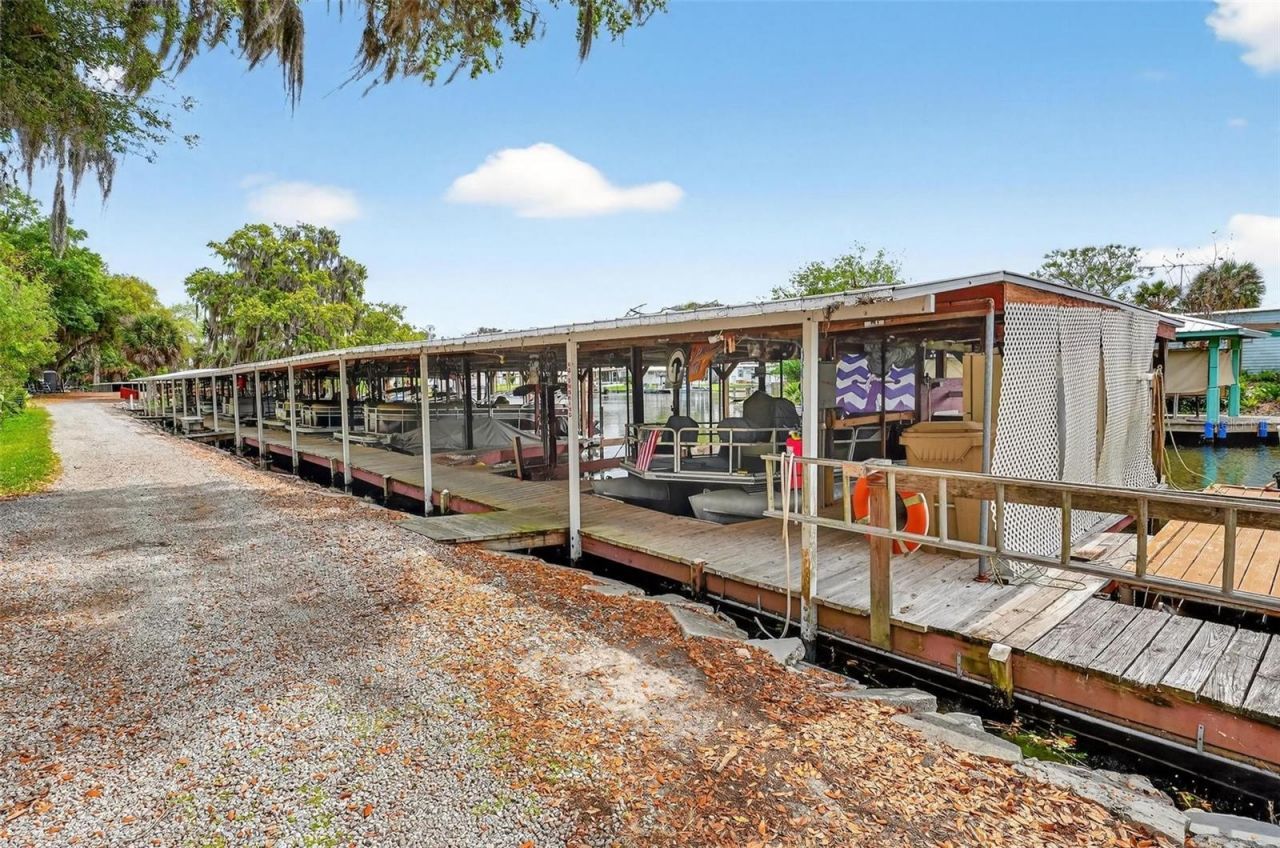 31609 Terrace Drive , Tavares, FL 32778 Photo