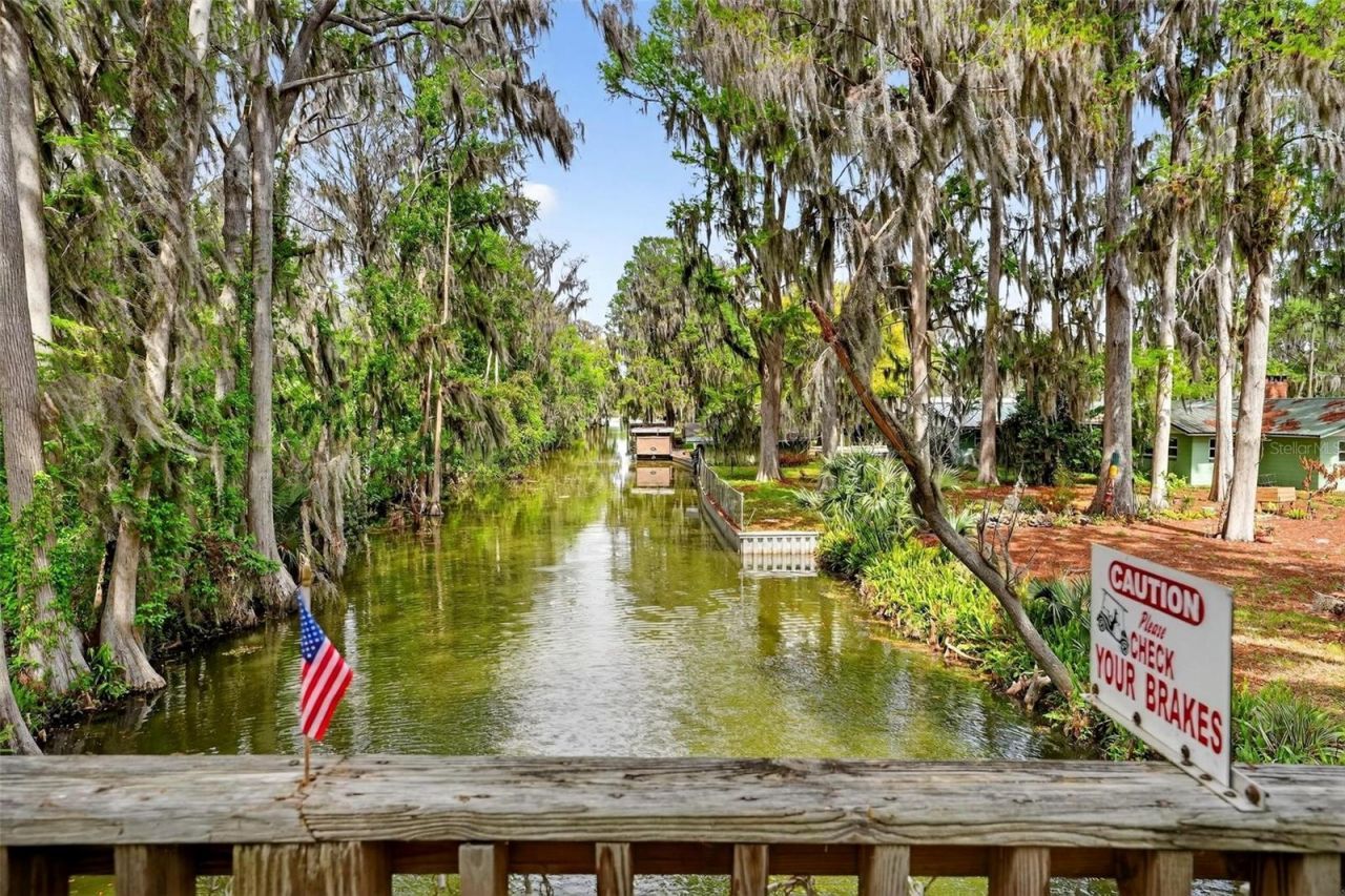 31609 Terrace Drive , Tavares, FL 32778 Photo