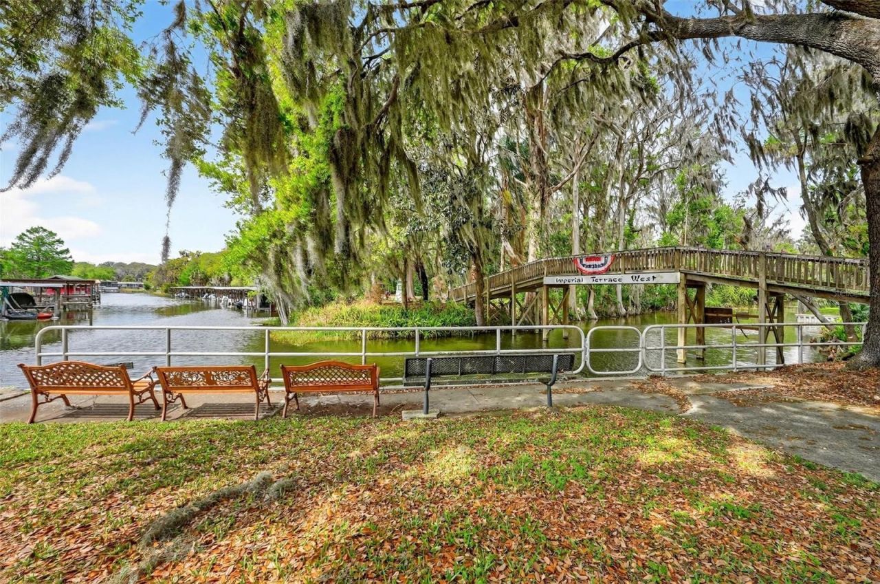 31609 Terrace Drive , Tavares, FL 32778 Photo