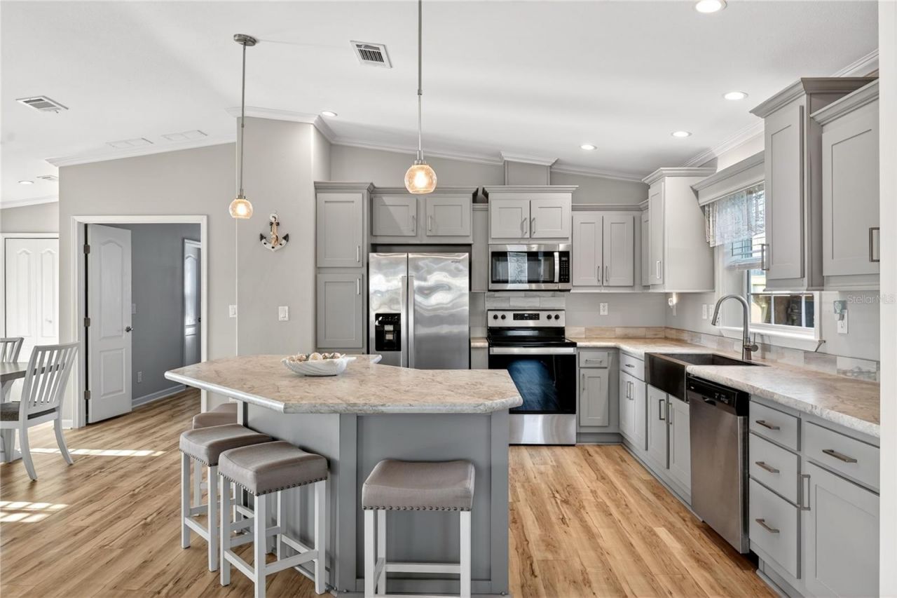 31609 Terrace Drive , Tavares, FL 32778 Photo