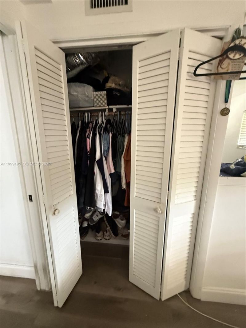 141 NE 10th Ave , Unit 17B, Hallandale Beach, FL 33009 Photo
